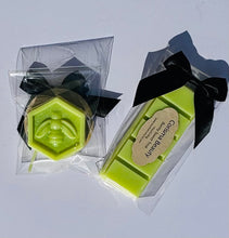 Load image into Gallery viewer, Bunny Sweet Treat